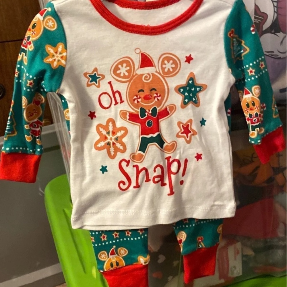 Christmas pajamas size 3 to 6 months